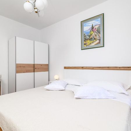 Apartments With A Parking Space Rovinj - 19088 Room photo