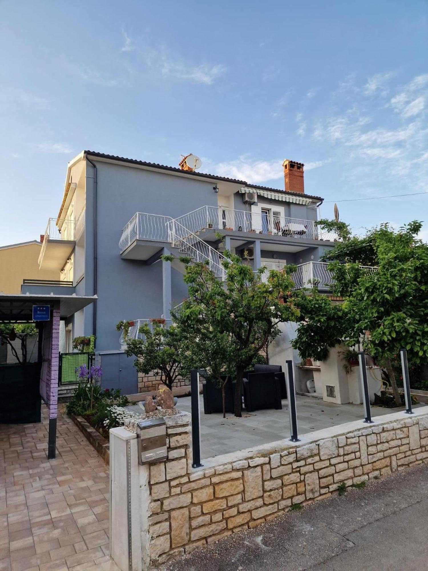 Apartments With A Parking Space Rovinj - 19088 Exterior photo